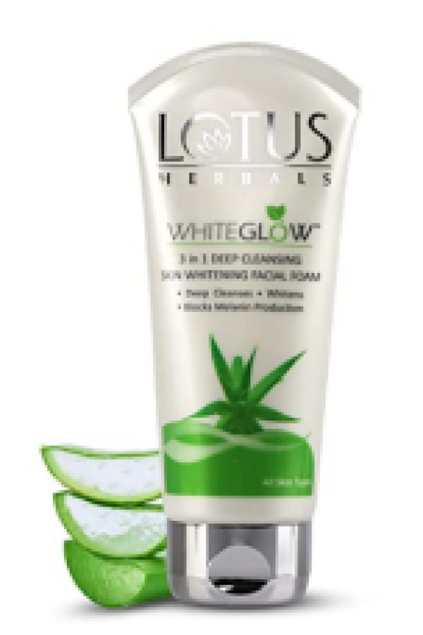 Lotus WhiteGlow Face Wash